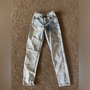Light wash jeans
